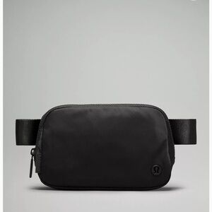Everywhere lululemon belt bag- Black- Only worn a few times- great condition